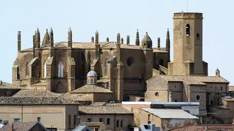 La Catedral de Huesca comenzará su mejora en 2025 con la intervención en sus cubiertas La Catedral de Huesca comenzará su mejora en 2025 con la intervención en sus cubiertas