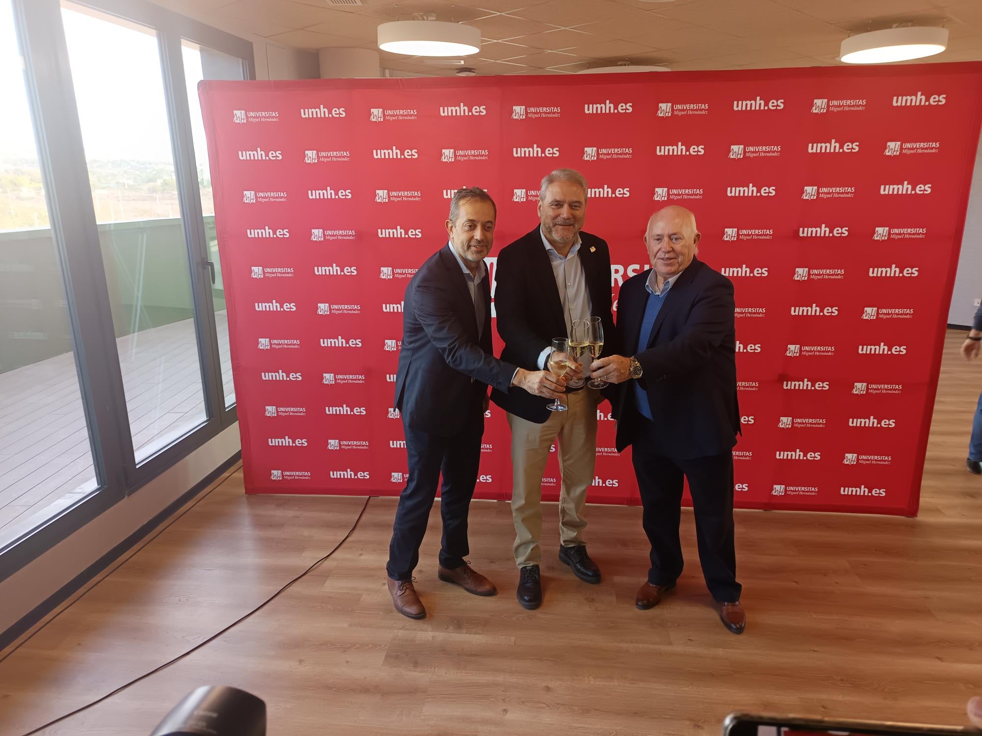 La UMH de Elche trabaja en la cesión de una parcela para crear una residencia de estudiantes dentro del campus La UMH de Elche trabaja en la cesión de una parcela para crear una residencia de estudiantes dentro del campus