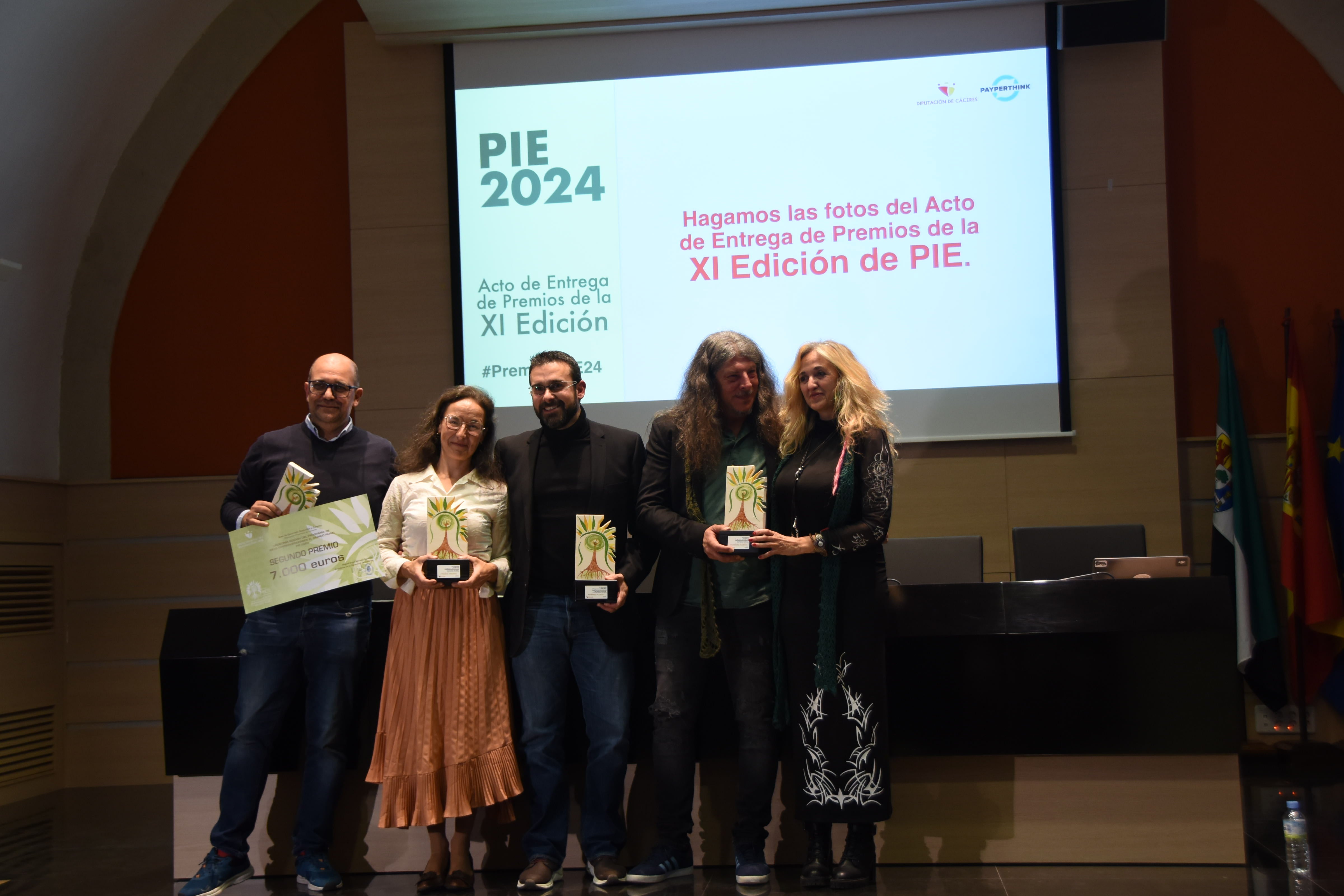 Luthería, prendas a partir de plantas medicinales, tecnología RFID y turismo en autocaravana y camper, premiados con los PIE 2024 Luthería, prendas a partir de plantas medicinales, tecnología RFID y turismo en autocaravana y camper, premiados con los PIE 2024