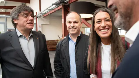 Carles Puigdemont, Jordi Turull, y Miriam Nogueras. Carles Puigdemont, Jordi Turull, y Miriam Nogueras.
