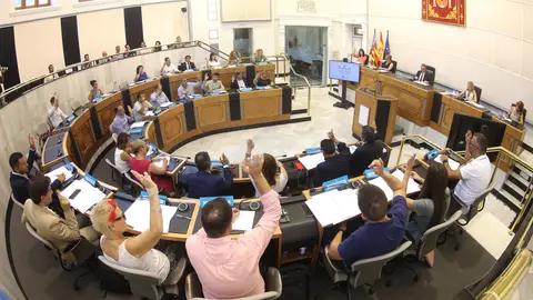 El socialista, Vicente Arques, denuncia la parálisis de la Diputación por la mala gestión de su presidente, Toni Pérez Aprobación de constitución de comisiones del pleno de la entidad provincial