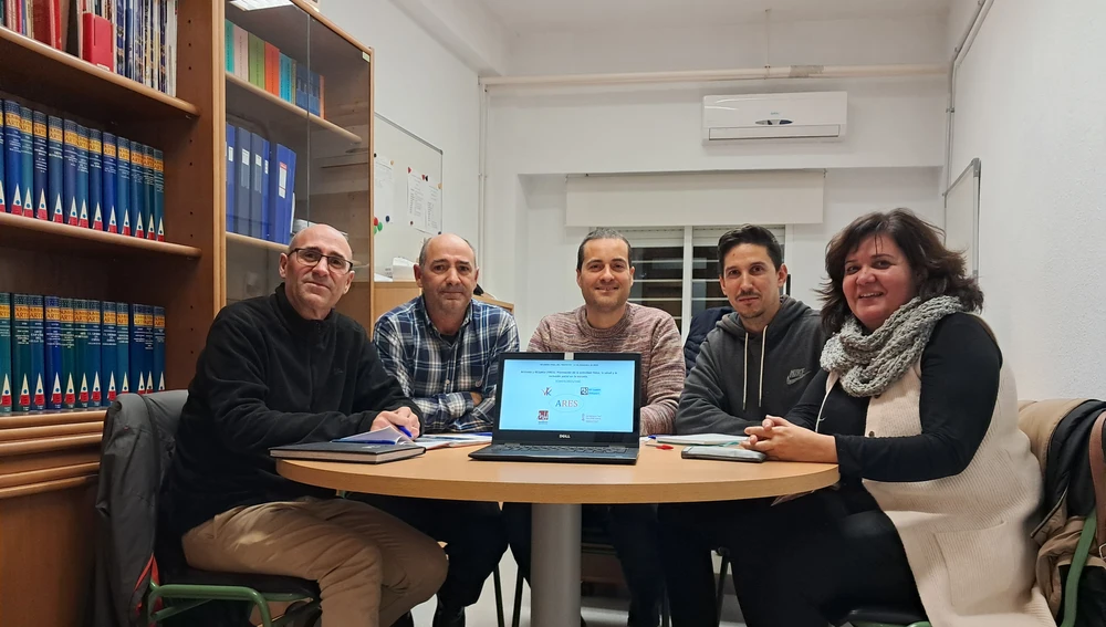 Profesores que han participado en el proyecto desarrollado en Elche. Profesores que han participado en el proyecto desarrollado en Elche.