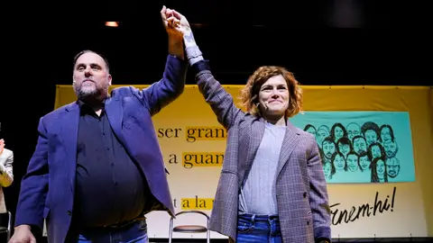 Oriol Junqueras y Elisenda Alamany, durante el acto central de la candidatura de militancia de cara al Congreso de ERC el pasado miércoles. Oriol Junqueras y Elisenda Alamany, durante el acto central de la candidatura de militancia de cara al Congreso de ERC el pasado miércoles.