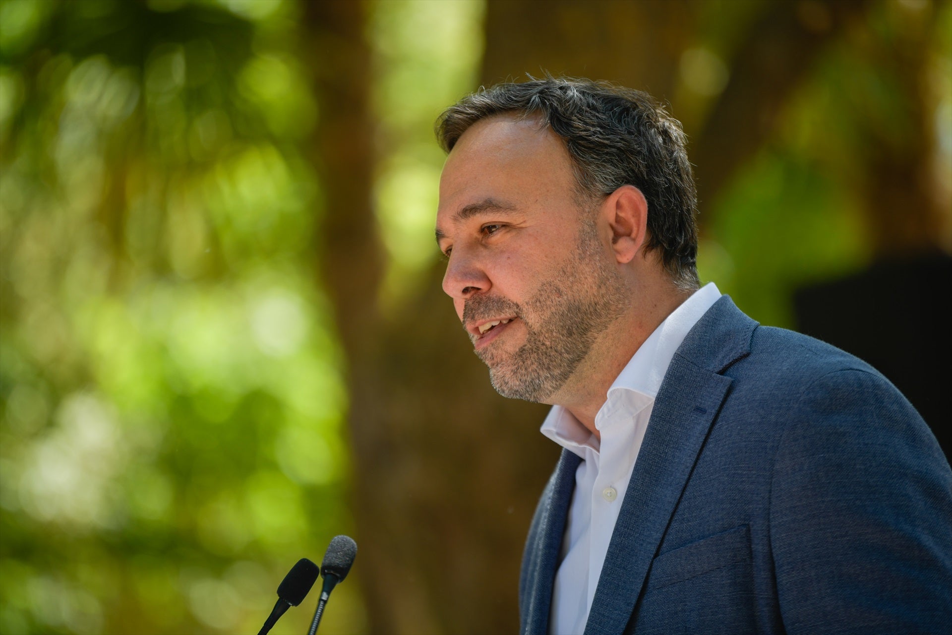 Javier Navarro, alcalde de Tomelloso: "Tenemos tantísimo que enseñar que nos hemos perdido pensando que no tenemos nada" Javier Navarro, alcalde de Tomelloso: "Tenemos tantísimo que enseñar que nos hemos perdido pensando que no tenemos nada"