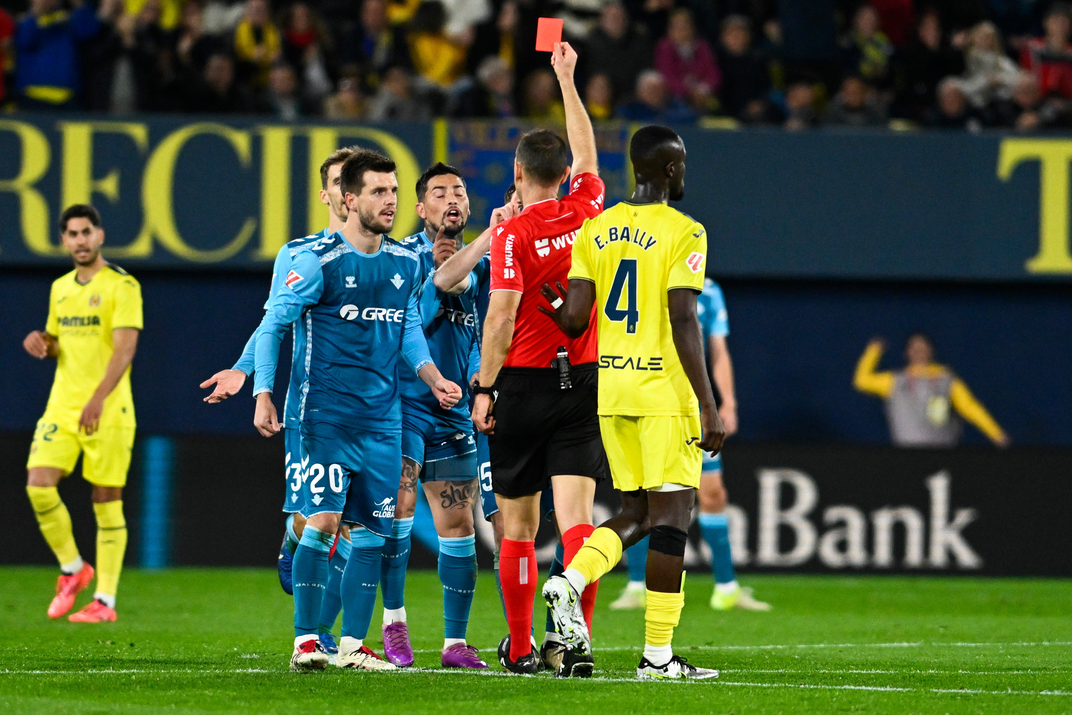 Cuadra Fernández no puede con un gran Betis en Villarreal Cuadra Fernández no puede con un gran Betis en Villarreal