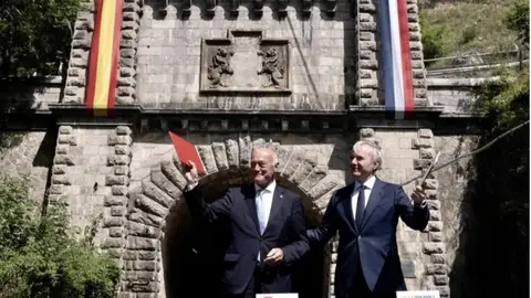 Azcón y Rousset reiteran en Olorón su apoyo a la reapertura del Canfranc Azcón y Rousset reiteran en Olorón su apoyo a la reapertura del Canfranc