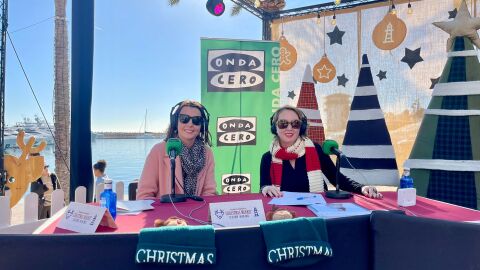 Elena Seijas, directora de comunicaci&oacute;n de Puerto Portals, junto a la periodista de Onda Cero Elka Dimitrova