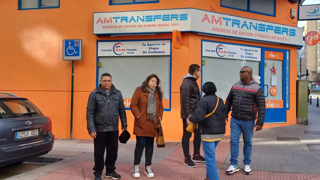 Afectados por la estafa de la agencia de viajes AM Tours Afectados por la estafa de la agencia de viajes AM Tours