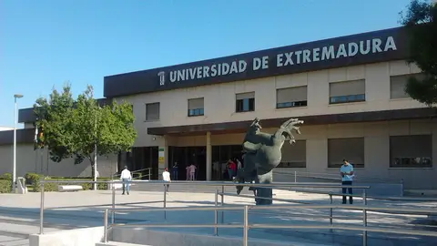 La UEX y las diputaciones impulsan la incorporación e 50 titulados al empresas rurales La UEX y las diputaciones impulsan la incorporación e 50 titulados al empresas rurales