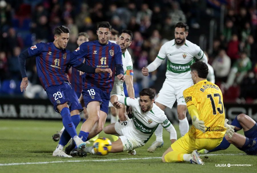 El Eldense cae a descenso y afronta dos salidas consecutivas para despedir la primera vuelta El Eldense cae a descenso y afronta dos salidas consecutivas para despedir la primera vuelta
