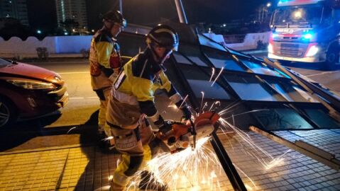 Personal del Cabildo de Tenerife frente a los da&ntilde;os provocados por la borrasca Dorothea
