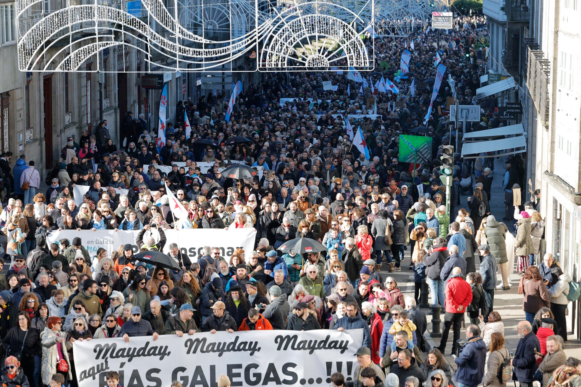 Multitudinaria manifestación en Santiago de Compostela contra una planta de celulosa: por qué la sociedad rechaza su instalación Multitudinaria manifestación en Santiago de Compostela contra una planta de celulosa: por qué la sociedad rechaza su instalación
