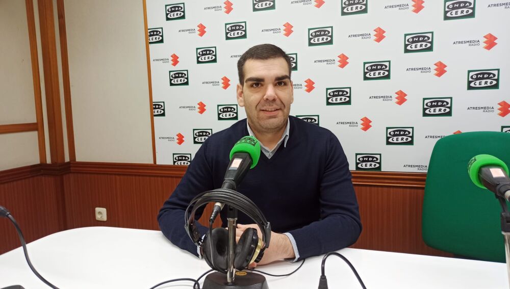 Francisco Javier Núñez en los estudios de Onda Cero Ciudad Real