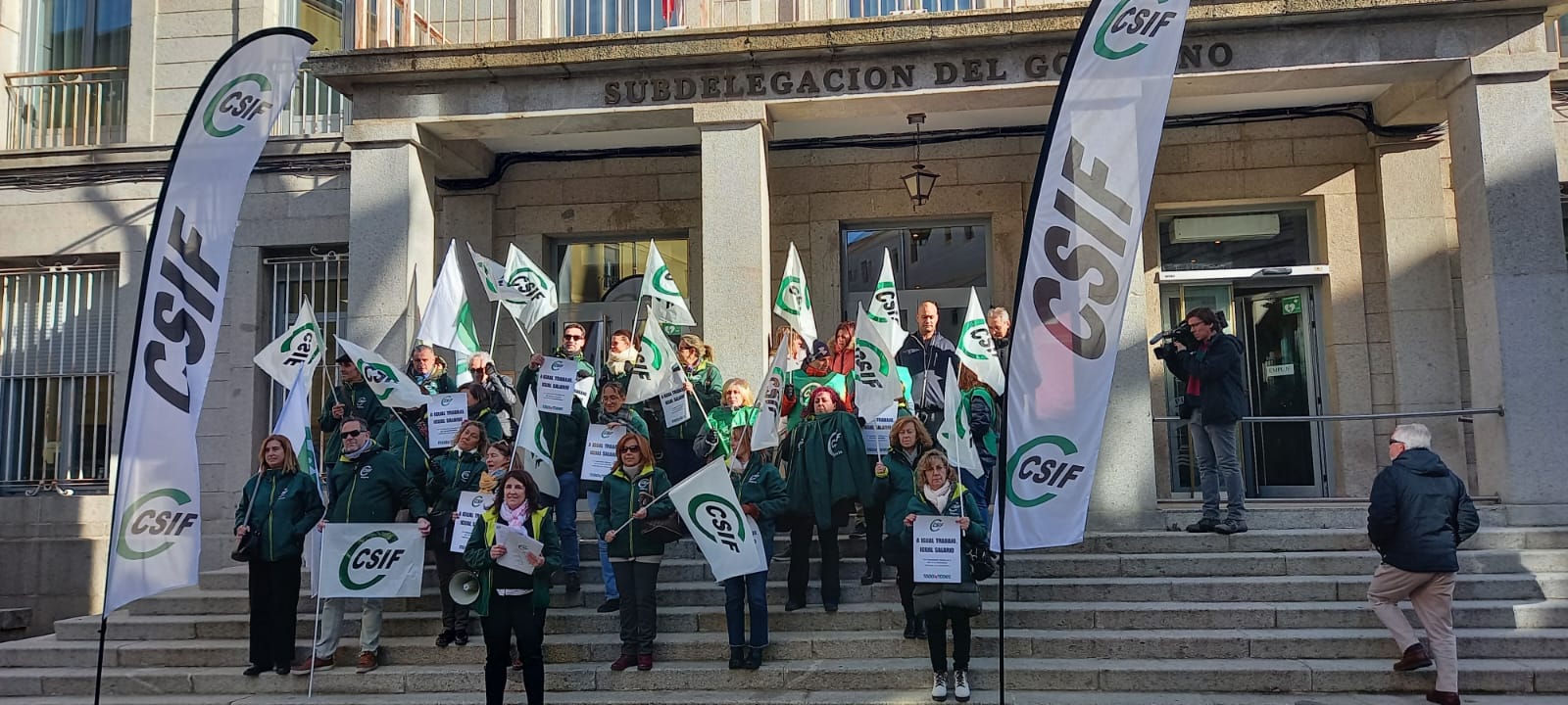 CSIF se concentra en Segovia para reclamar subida salarial para los funcionarios y el mantenimiento de MUFACE CSIF se concentra en Segovia para reclamar subida salarial para los funcionarios y el mantenimiento de MUFACE