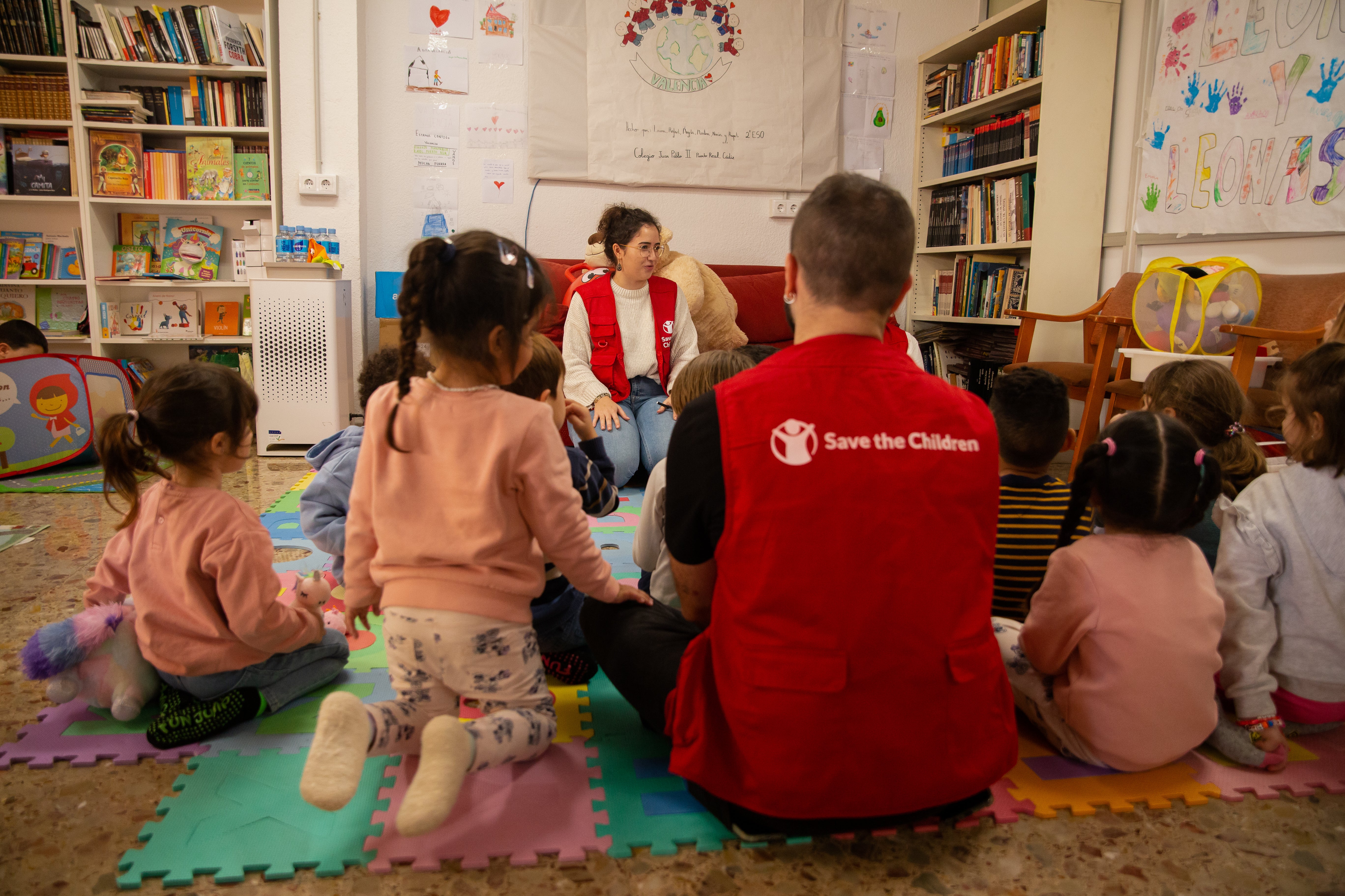 Save the Children muestra su preocupación por la familias con menores que no pueden acceder a las ayudas tras la DANA Save the Children muestra su preocupación por la familias con menores que no pueden acceder a las ayudas tras la DANA
