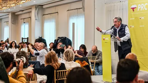 Revilla ha anunciado un congreso extraordinario para abril o mayo Revilla ha anunciado un congreso extraordinario para abril o mayo