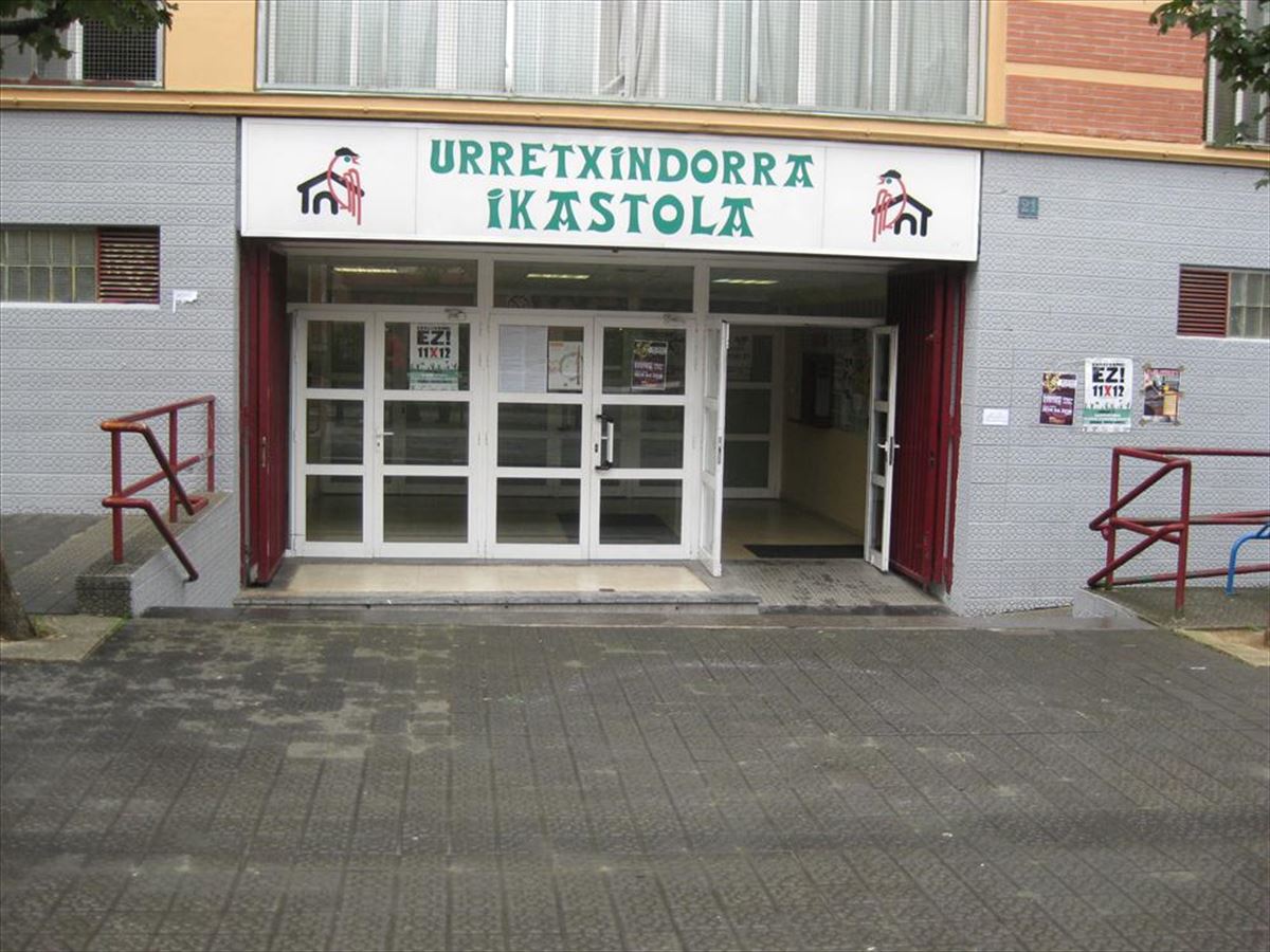 Investigan las denuncias de acoso contra el profesor de una ikastola de Bilbao Investigan las denuncias de acoso contra el profesor de una ikastola de Bilbao
