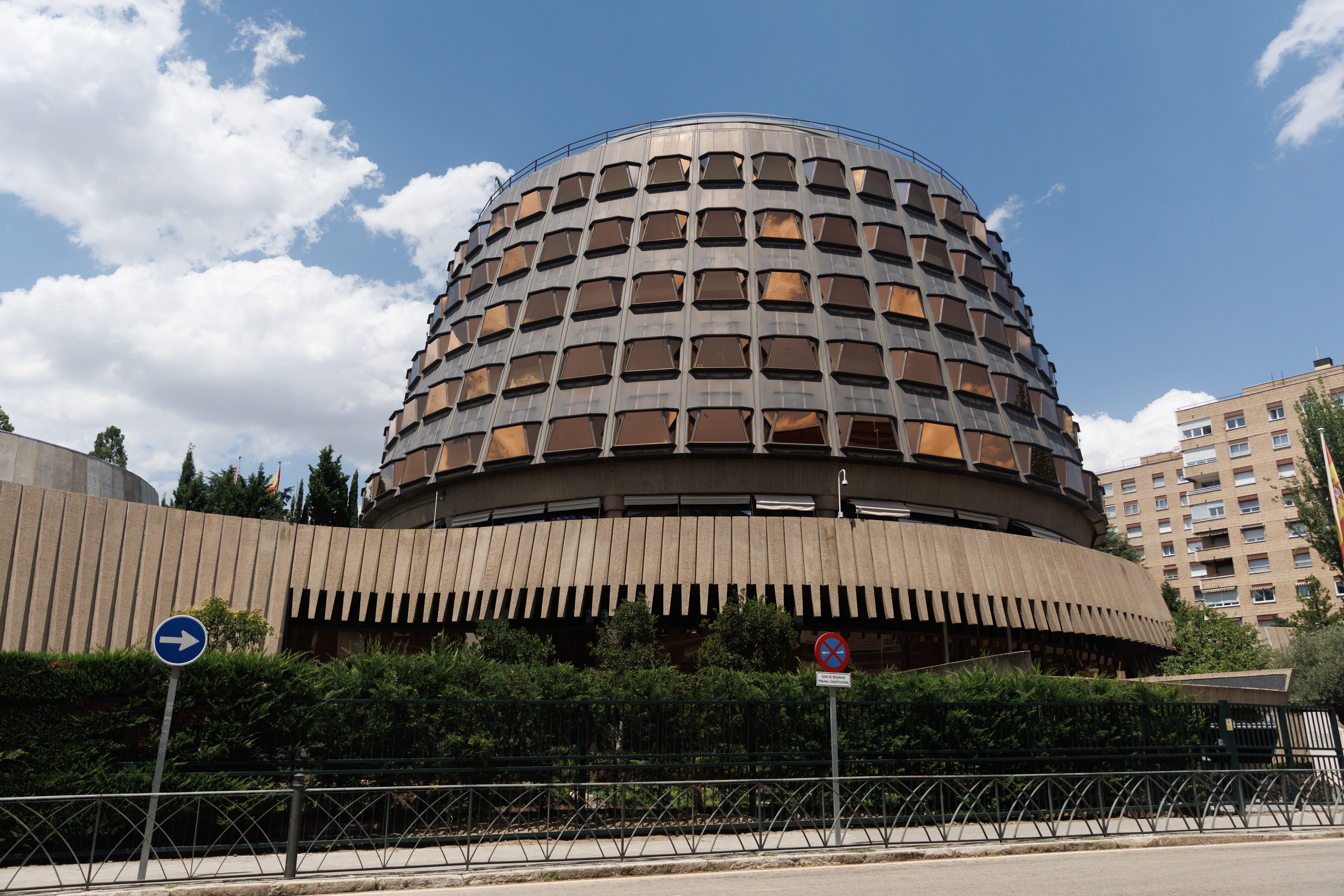 Los funcionarios podrán recuperar las pagas íntegras desde 2010: así lo admite el Constitucional Los funcionarios podrán recuperar las pagas íntegras desde 2010: así lo admite el Constitucional