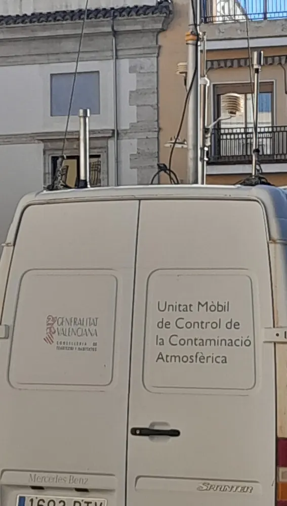 Unidad móvil de contaminación atmosférica de la Generalitat en Alberic Unidad móvil de contaminación atmosférica de la Generalitat en Alberic