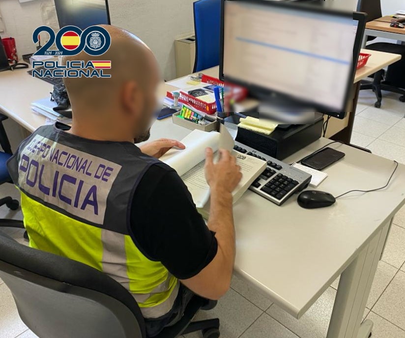 Detenido un joven tras intentar enviar a Alemania 180 kilos de marihuana desde Elche y San Fulgencio Detenido un joven tras intentar enviar a Alemania 180 kilos de marihuana desde Elche y San Fulgencio