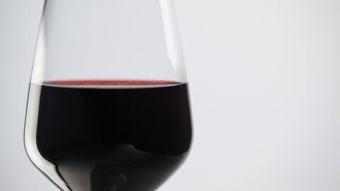 Imagen de recurso de una copa de vino tinto 