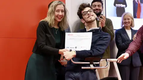 Tres universitarios con discapacidad extremeños reciben una beca 'Oportunidad al Talento' de Fundación ONCE Tres universitarios con discapacidad extremeños reciben una beca 'Oportunidad al Talento' de Fundación ONCE