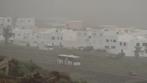 Imagen de calima afectando a la isla de Lanzarote Imagen de calima afectando a la isla de Lanzarote