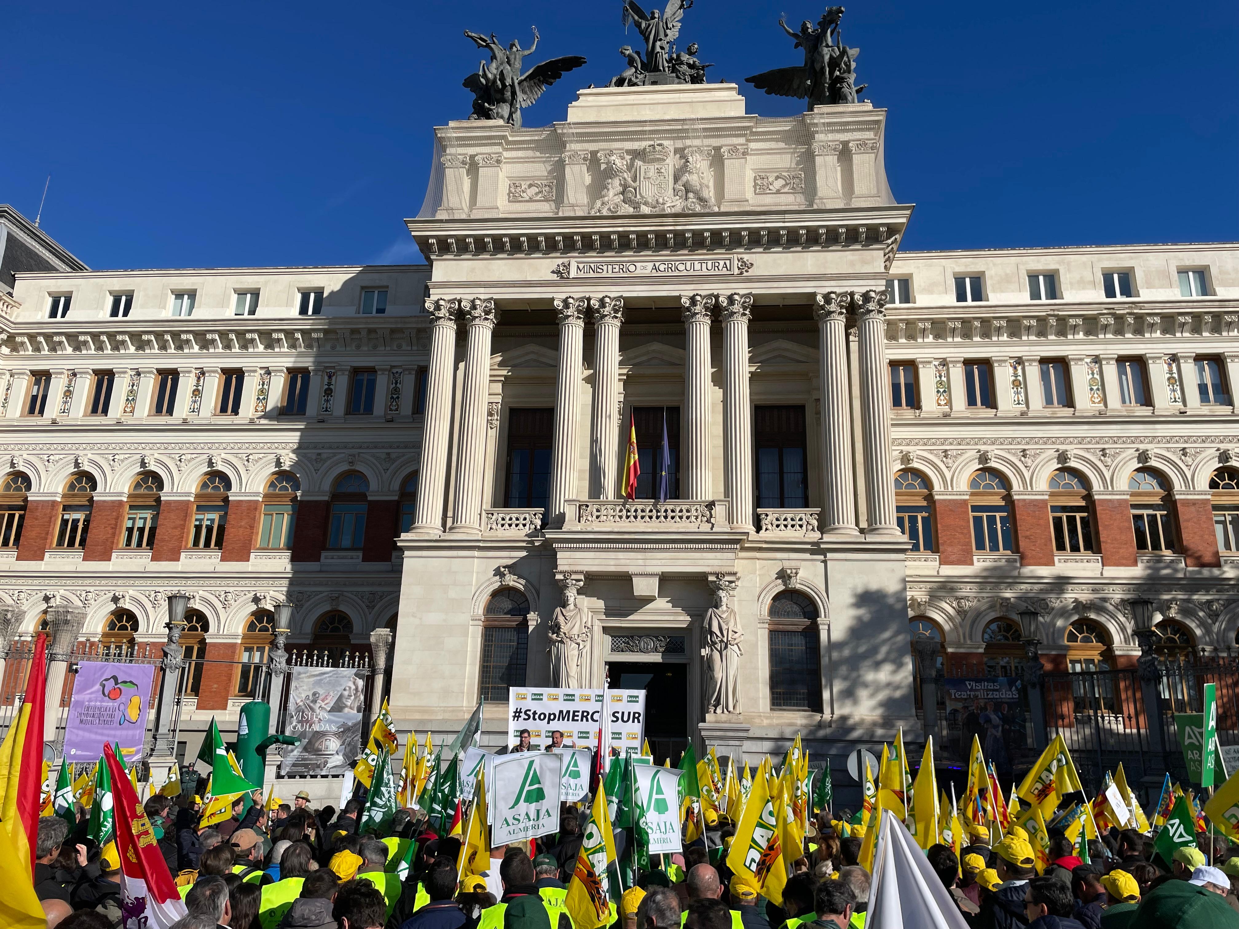 Agricultors i ramaders denuncien que l’acord UE-Mercosur posa en risc l’agricultura local i exigeixen mesures de protecció Agricultors i ramaders denuncien que l’acord UE-Mercosur posa en risc l’agricultura local i exigeixen mesures de protecció