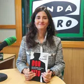 Cristina Fanjul con su libro Don Vito Cristina Fanjul con su libro Don Vito