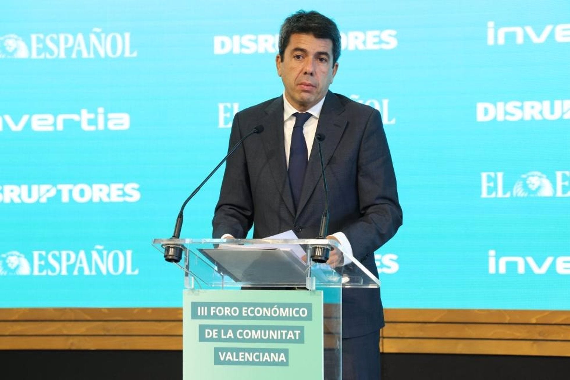 Mazón advierte de que la "supresión" del FLA extra supondría "un gravísimo colapso" para los servicios públicos Mazón advierte de que la "supresión" del FLA extra supondría "un gravísimo colapso" para los servicios públicos