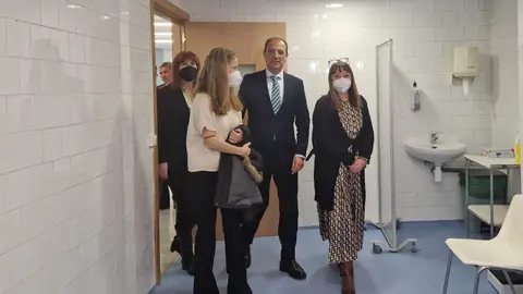 El consejero de Sanidad ha visitado la nueva unidad El consejero de Sanidad ha visitado la nueva unidad