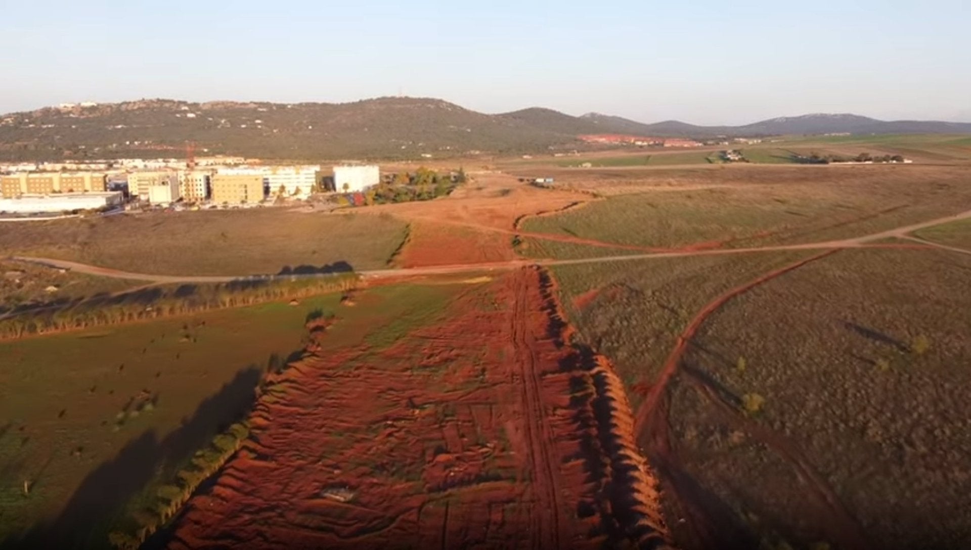 Las obras de la Ronda Sur de Cáceres avanzan a "buen ritmo" y estará concluida a finales de 2025 Las obras de la Ronda Sur de Cáceres avanzan a "buen ritmo" y estará concluida a finales de 2025