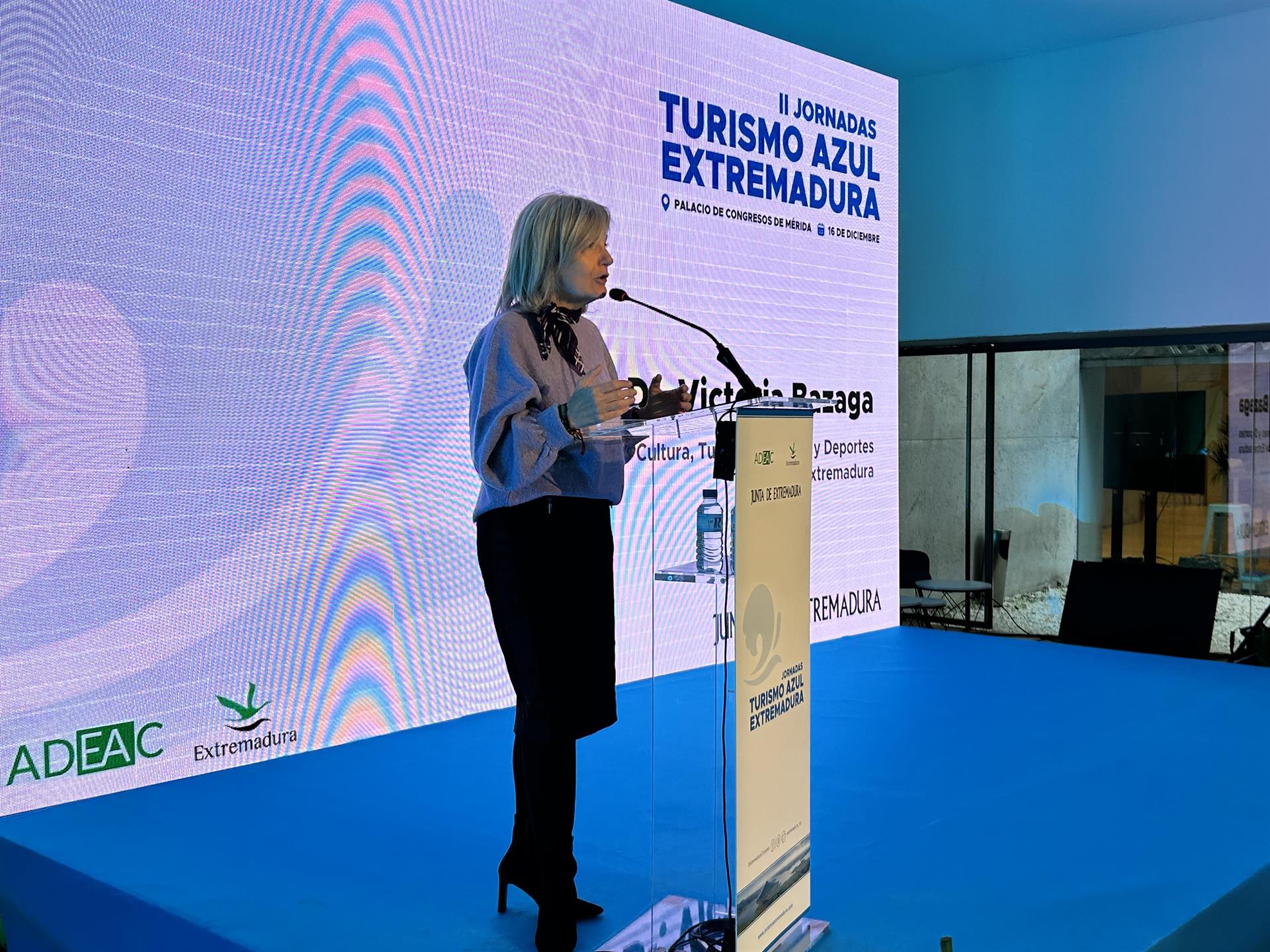 La Junta contempla una ayuda de 15.000 euros a ayuntamientos con bandera azul para impulsar el turismo de agua La Junta contempla una ayuda de 15.000 euros a ayuntamientos con bandera azul para impulsar el turismo de agua