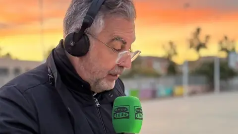 Carlos Alsina vuelve en Nochebuena a la zona cero de la DANA Carlos Alsina vuelve en Nochebuena a la zona cero de la DANA