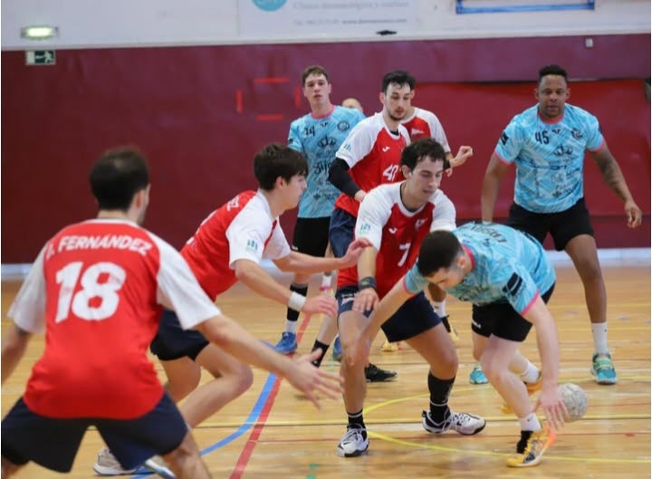 Tablas en un vibrante derbi gijonés Tablas en un vibrante derbi gijonés
