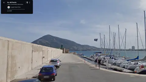 Fallece una mujer de 45 años en una caída en el puerto de Altea Faro del puerto de Altea en cuyas inmediaciones han encontrado el cadáver de la mujer