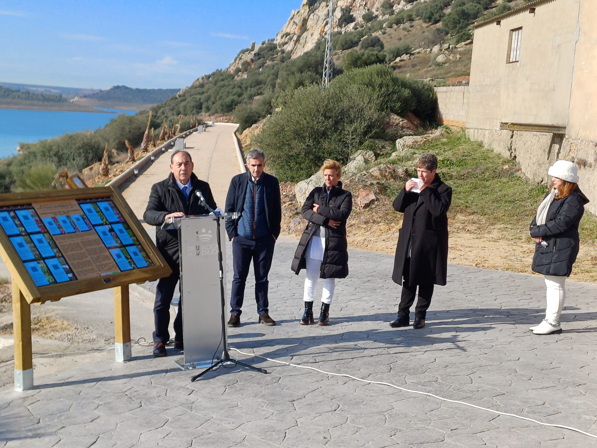 La Junta destina 450.000 euros para el primer paseo fluvial de Extremadura, inaugurado este martes en Alange La Junta destina 450.000 euros para el primer paseo fluvial de Extremadura, inaugurado este martes en Alange