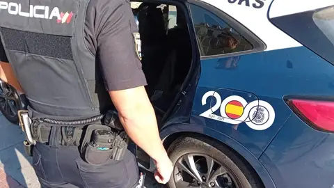 Agente de la Policía Nacional Agente de la Policía Nacional