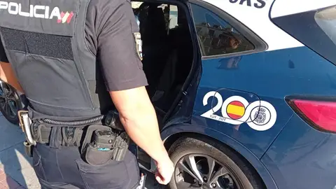Agente de la Policía Nacional Agente de la Policía Nacional