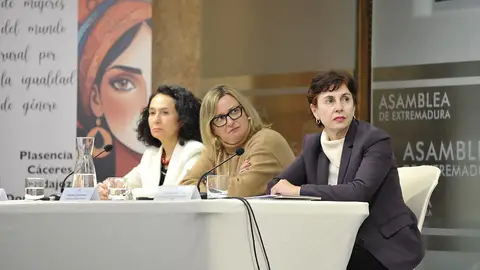 La presidenta de la Asamblea subraya que la lucha contra la violencia de género es cosa de toda la ciudadanía y una lacra a combatir La presidenta de la Asamblea subraya que la lucha contra la violencia de género es cosa de toda la ciudadanía y una lacra a combatir