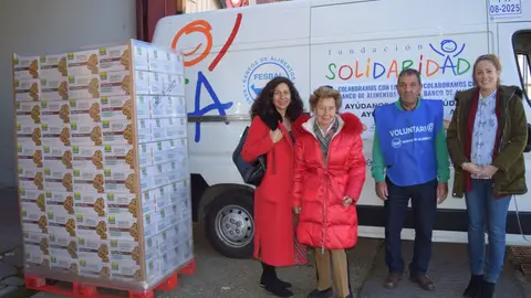Gullón reafirma su compromiso solidario con la donación de 858 kilos de galletas al Banco de Alimentos de Palencia .