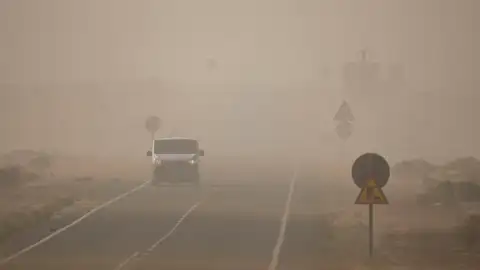Imágenes del episodio de calima que afecta a Canarias tras el paso de la borrasca Dorothea. La imagen es de Lanzarote Imágenes del episodio de calima que afecta a Canarias tras el paso de la borrasca Dorothea. La imagen es de Lanzarote