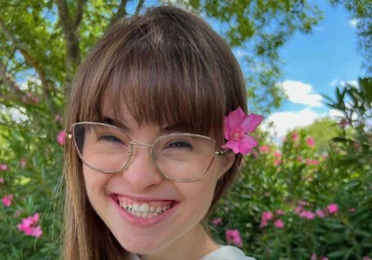 Muere a los 16 años Paula Cisneros, la influencer que visibilizaba el síndrome de Down en redes sociales Muere a los 16 años Paula Cisneros, la influencer que visibilizaba el síndrome de Down en redes sociales
