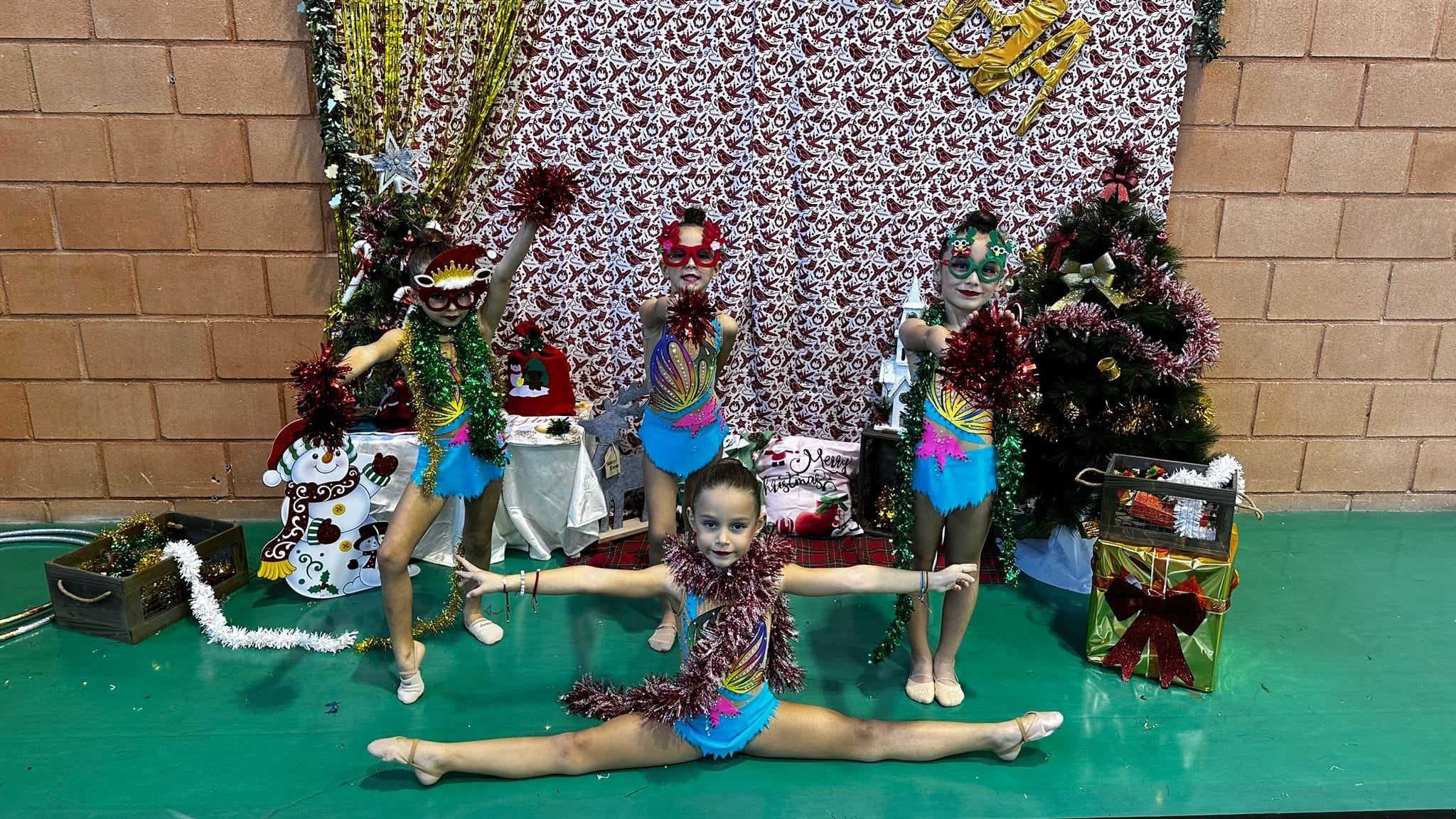 El Club Primavera de Gimnasia Rítmica de l´Àlfas celebra su Gala de Navidad El Club Primavera de Gimnasia Rítmica de l´Àlfas celebra su Gala de Navidad