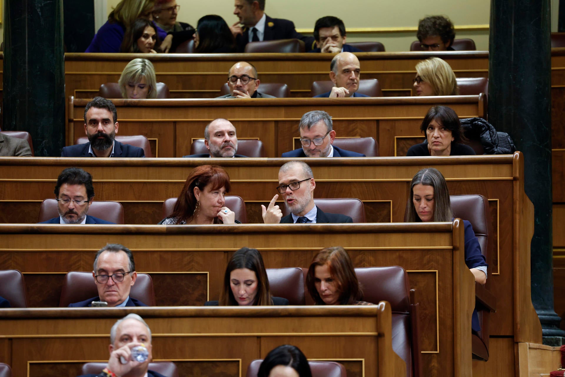 El Congreso tumba el impuesto a las grandes energéticas con los votos de PP, Junts, PNV y Vox El Congreso tumba el impuesto a las grandes energéticas con los votos de PP, Junts, PNV y Vox