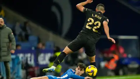 El Valencia consigue salvar un punto ante el Español en un partido en el que mereció más El Valencia consigue salvar un punto ante el Español en un partido en el que mereció más