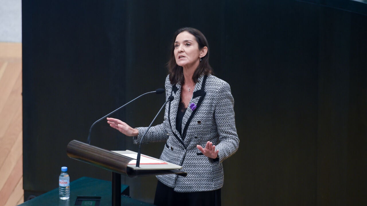 Reyes Maroto admite mensajes con Aldama y José Luis Martínez-Almeida exige su dimisión