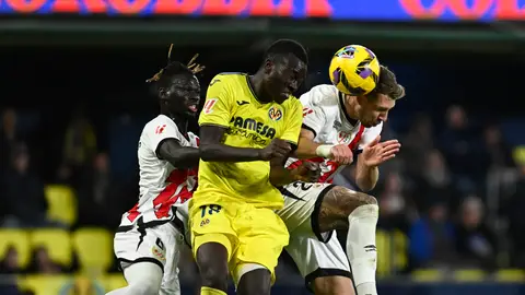 El Villarreal resiste en inferioridad ante el Rayo Vallecano El Villarreal resiste en inferioridad ante el Rayo Vallecano