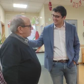 Delegado de Bienestar Social en Ciudad Real, Eulalio Díaz-Cano, saluda al presidente del Centro de Mayores El Lucero, Domingo Pliego (Valdepeñas) Delegado de Bienestar Social en Ciudad Real, Eulalio Díaz-Cano, saluda al presidente del Centro de Mayores El Lucero, Domingo Pliego (Valdepeñas)