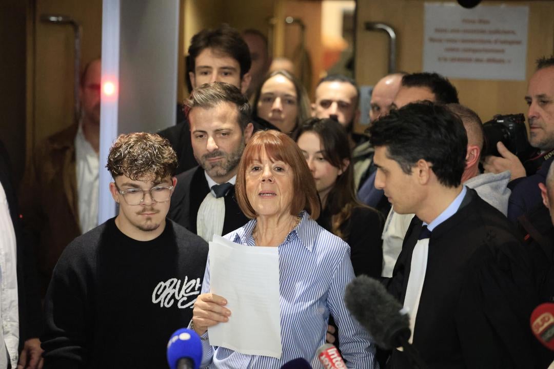 Gisèle Pelicot: "Nunca me he arrepentido de hacer partícipe a toda la sociedad de lo que ha ocurrido" Gisèle Pelicot: "Nunca me he arrepentido de hacer partícipe a toda la sociedad de lo que ha ocurrido"